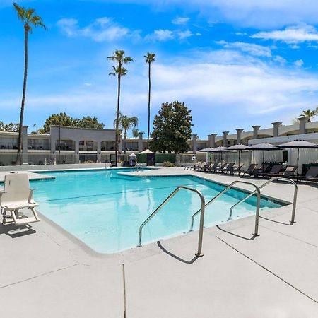 Hourglass Hotel, Ascend Hotel Collection Bakersfield Bagian luar foto