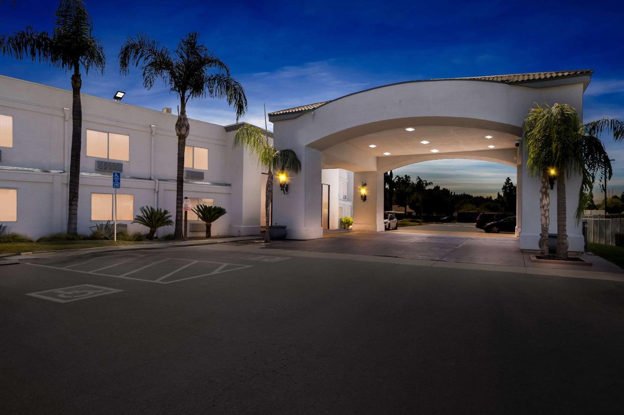Hourglass Hotel, Ascend Hotel Collection Bakersfield Bagian luar foto